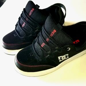 DC Shoes Youth's SYNTAX Skate Shoes Sz 5 US